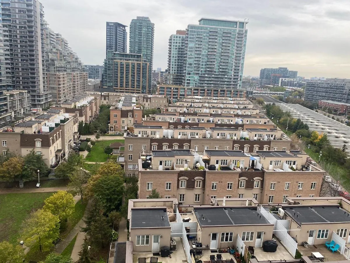 1 Bedroom With Gorgeous City View! Toronto Guest house