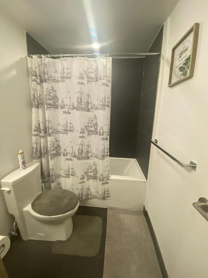 1 Bedroom With Gorgeous City View! Toronto Guest house