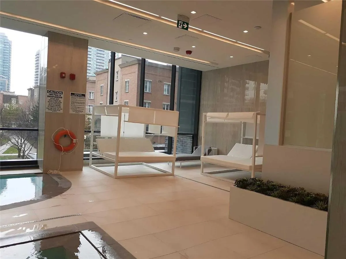 1 Bedroom With Gorgeous City View! Toronto Guest house