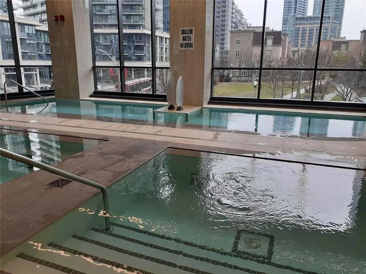 1 Bedroom With Gorgeous City View! 토론토 0*,